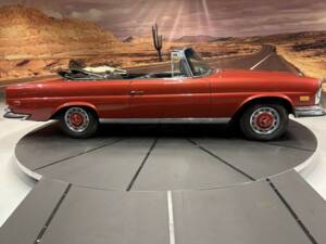 Image 15/49 de Mercedes-Benz 280 SE 3,5 (1971)