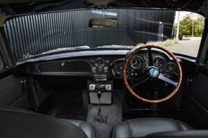 Image 14/42 de Aston Martin DB 5 (1964)