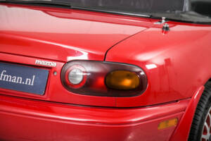 Immagine 30/50 di Mazda MX-5 1.8 (1995)