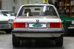 Afbeelding 40/40 van BMW 318i (1987)