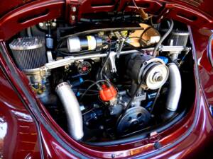Imagen 3/70 de Volkswagen Käfer 1303 LS (1978)