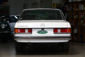 Image 5/25 of Mercedes-Benz 280 CE (1977)