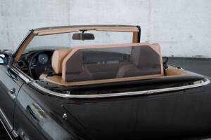 Image 13/50 de Mercedes-Benz 560 SL (1989)