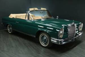 Bild 8/50 von Mercedes-Benz 250 SE (1966)