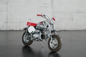 Immagine 4/30 di Honda Z 50 Monkey (1986)