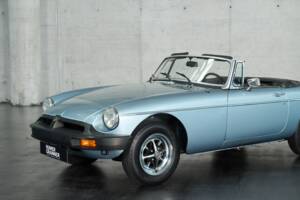 Image 2/50 of MG MGB (1976)