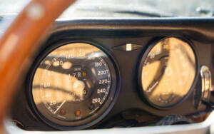 Image 38/54 of Jaguar Type E 4.2 (1965)