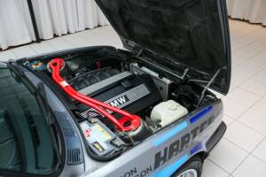 Image 13/14 of BMW 325i (1991)