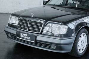 Bild 9/50 von Mercedes-Benz 500 E (1993)