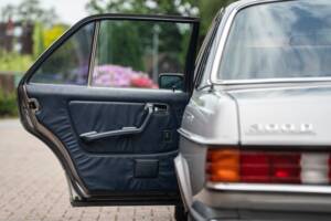 Bild 55/83 von Mercedes-Benz 300 D Turbodiesel (1983)