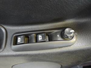 Imagen 15/32 de Peugeot 406 Coupé 2.0 16V (2000)