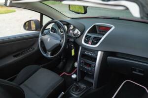 Image 30/50 of Peugeot 207 CC 1.6 VTi (2008)
