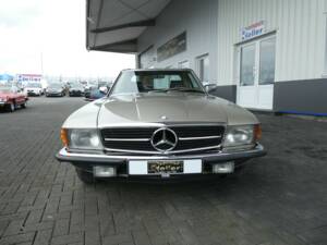 Afbeelding 2/23 van Mercedes-Benz 500 SL (1985)