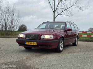 Image 12/38 de Volvo 850 2.5-20V (1995)