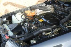Image 39/50 of Mercedes-Benz 200 E (1992)