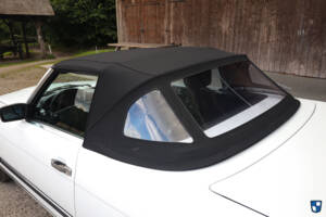 Image 23/85 of Mercedes-Benz 560 SL (1986)