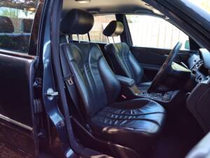 Immagine 48/50 di Mercedes-Benz E 55 AMG (1999)