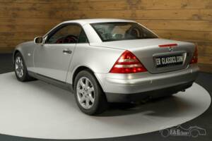 Image 13/19 de Mercedes-Benz SLK 230 Kompressor (1999)