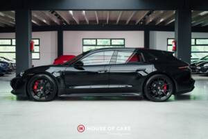 Image 10/23 de Porsche Taycan GTS Sport Turismo (2022)