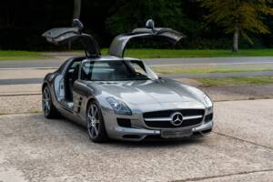 Image 11/32 of Mercedes-Benz SLS AMG (2011)