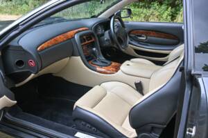 Image 34/50 de Aston Martin DB 7 Vantage (2002)
