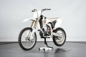 Image 7/50 de Yamaha DUMMY (2008)