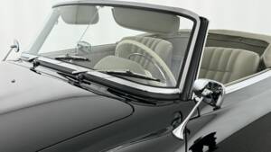 Image 50/51 of Mercedes-Benz 190 SL (1962)