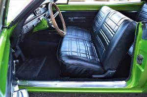 Image 7/43 of Plymouth Road Runner Hardtop Coupe (1968)