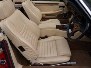 Image 9/20 of Jaguar XJS 5.3 V12 (1989)