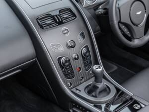 Bild 45/84 von Aston Martin V12 Vantage AMR Roadster (2018)