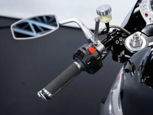 Bild 33/50 von Moto Guzzi DUMMY (1998)