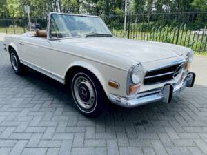 Immagine 6/36 di Mercedes-Benz 280 SL (1969)
