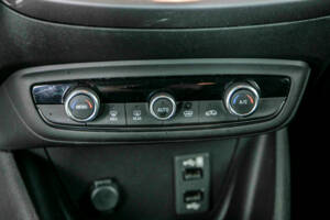 Bild 33/50 von Opel Crossland X 1.2 Turbo (2018)