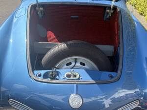 Immagine 7/15 di Volkswagen Karmann Ghia 1600 (1970)