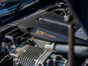 Imagen 31/50 de Aston Martin V8 Vantage Volante (2000)