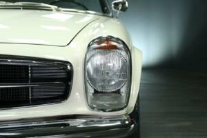 Bild 42/50 von Mercedes-Benz 230 SL (1967)