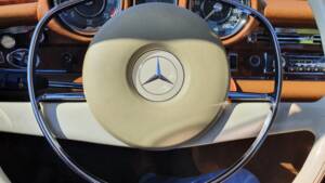 Image 6/17 de Mercedes-Benz 280 SE 3,5 (1970)