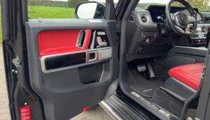 Image 8/13 of Mercedes-Benz G 400 d (LWB) (2021)