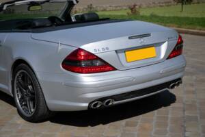 Image 9/40 de Mercedes-Benz SL 55 AMG (2007)