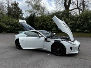 Image 10/50 of Jaguar F-Type (2014)