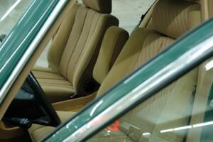 Bild 32/50 von Mercedes-Benz 260 SE (1990)
