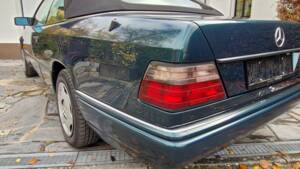 Afbeelding 3/38 van Mercedes-Benz E 200 (1995)