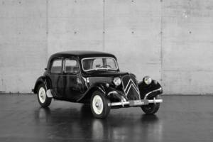 Image 3/50 of Citroën Traction Avant 11 BL (1953)
