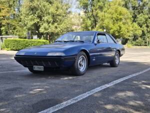 Image 31/77 of Ferrari 365 GT4 2+2 (1975)