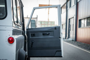Immagine 50/97 di Land Rover Defender 90 (1995)