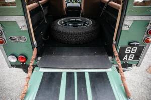 Image 18/41 of Land Rover 90 (1988)