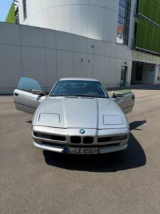 Image 2/11 of BMW 850i (1990)