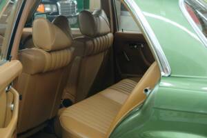 Image 18/50 de Mercedes-Benz 350 SE (1975)