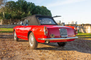 Image 3/33 de Alfa Romeo 2600 Spider (1964)