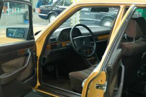 Bild 23/50 von Mercedes-Benz 280 SE (1981)